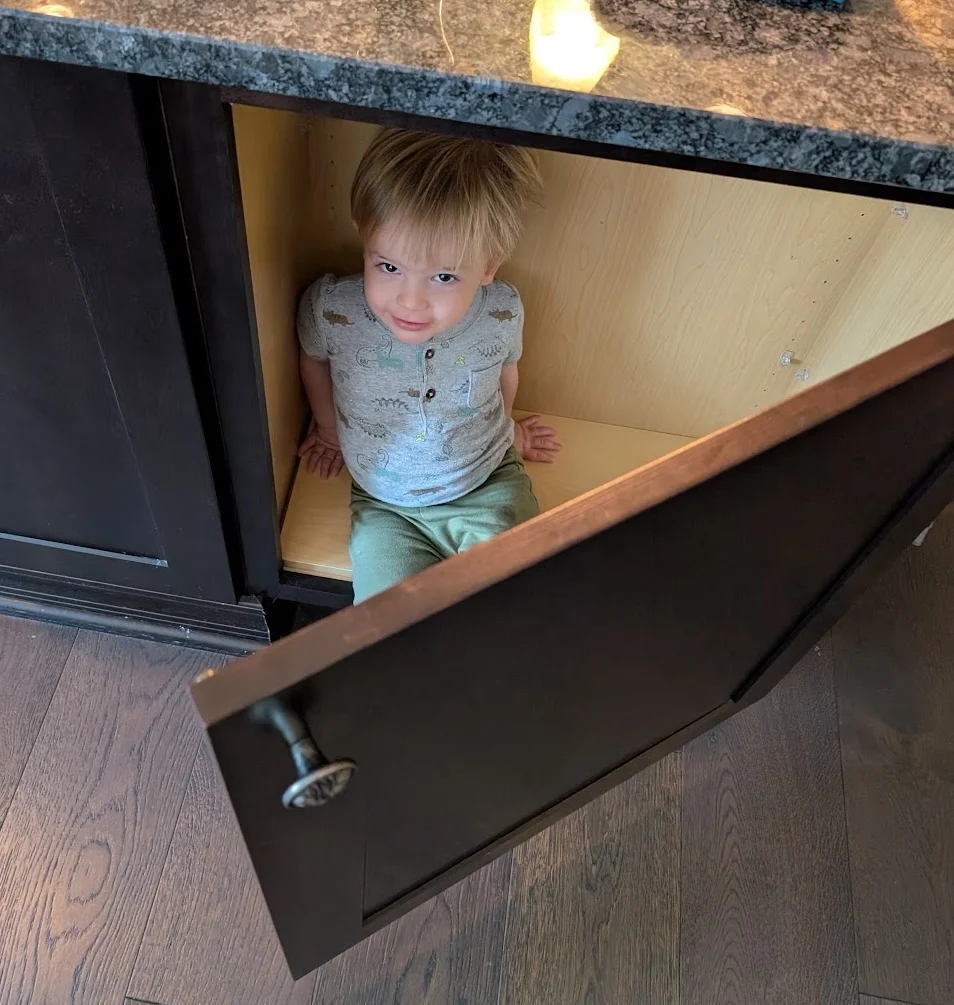 Regular day with the fam to finish off the week. Always get a kick of how much Bennett loves crawling into this cabinet over and over 😆