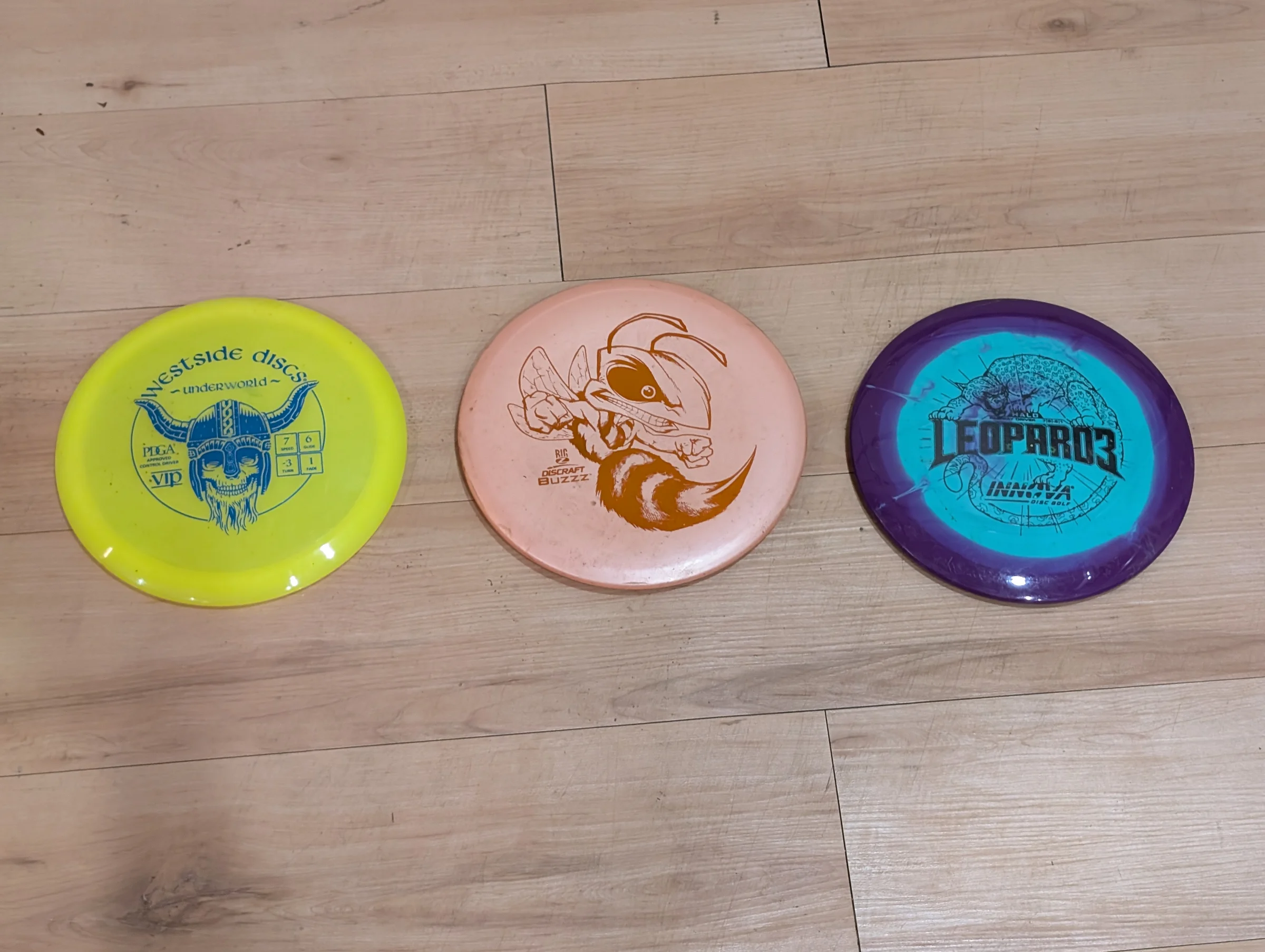 Played disc golf this morning with the guys. Working on power drives so my shots often go flying the wrong way. Lost the Underworld (yellow one here) that I just bought behind a fence and concrete wall so was hoping to get it back - the other side was a storage company so the fences were locked out. Hopped the fence and wall and found a buzzz and leapord3! First time finding discs to add to my collection since they had no contact info 🫨