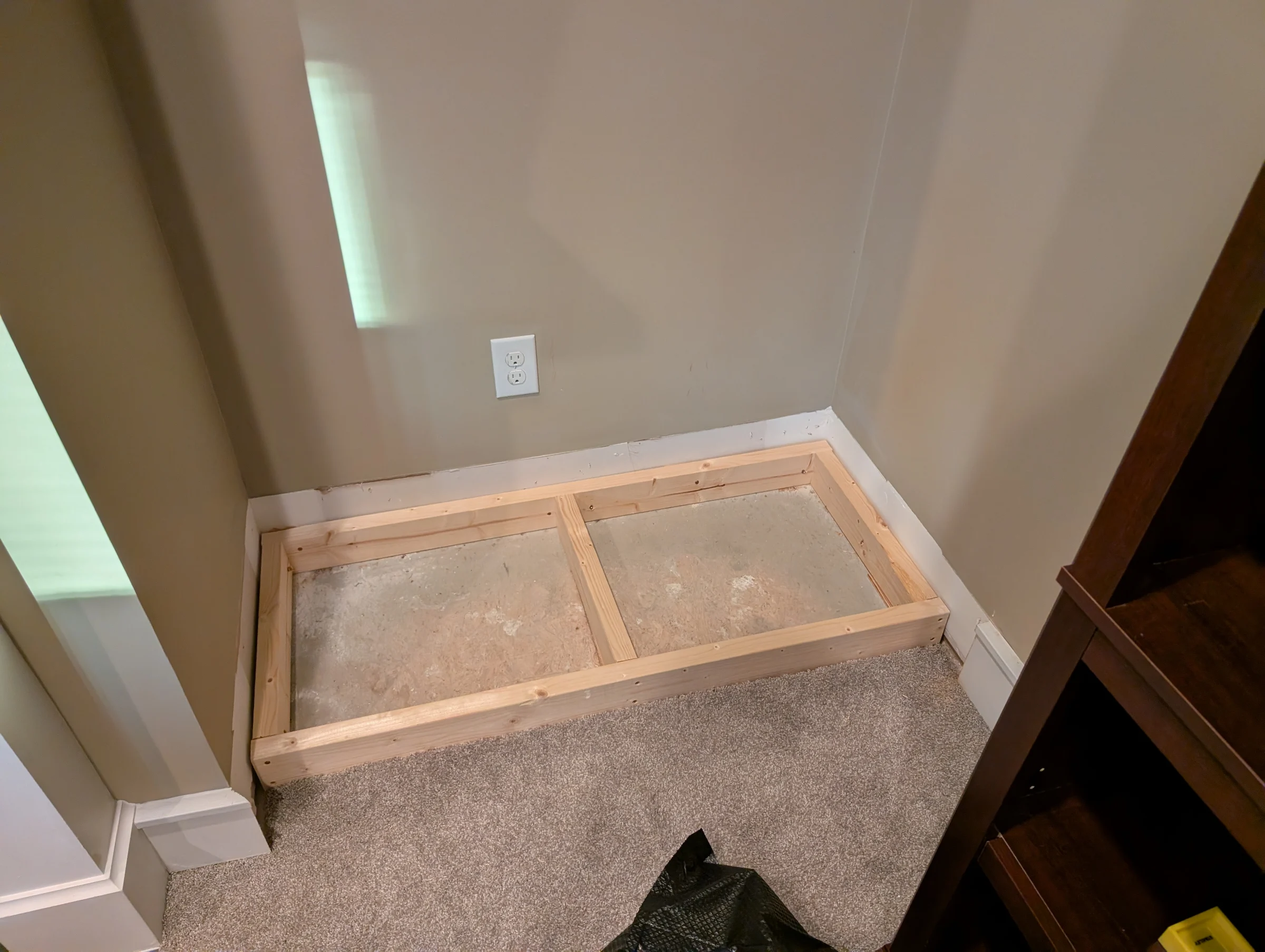 Work slowed down a bit today thankfully, and ended the day by beginning the built-in bookshelf project!